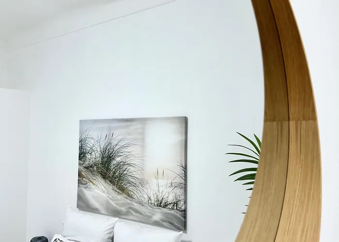 By Hi5- Oktober 6 Street Apartment